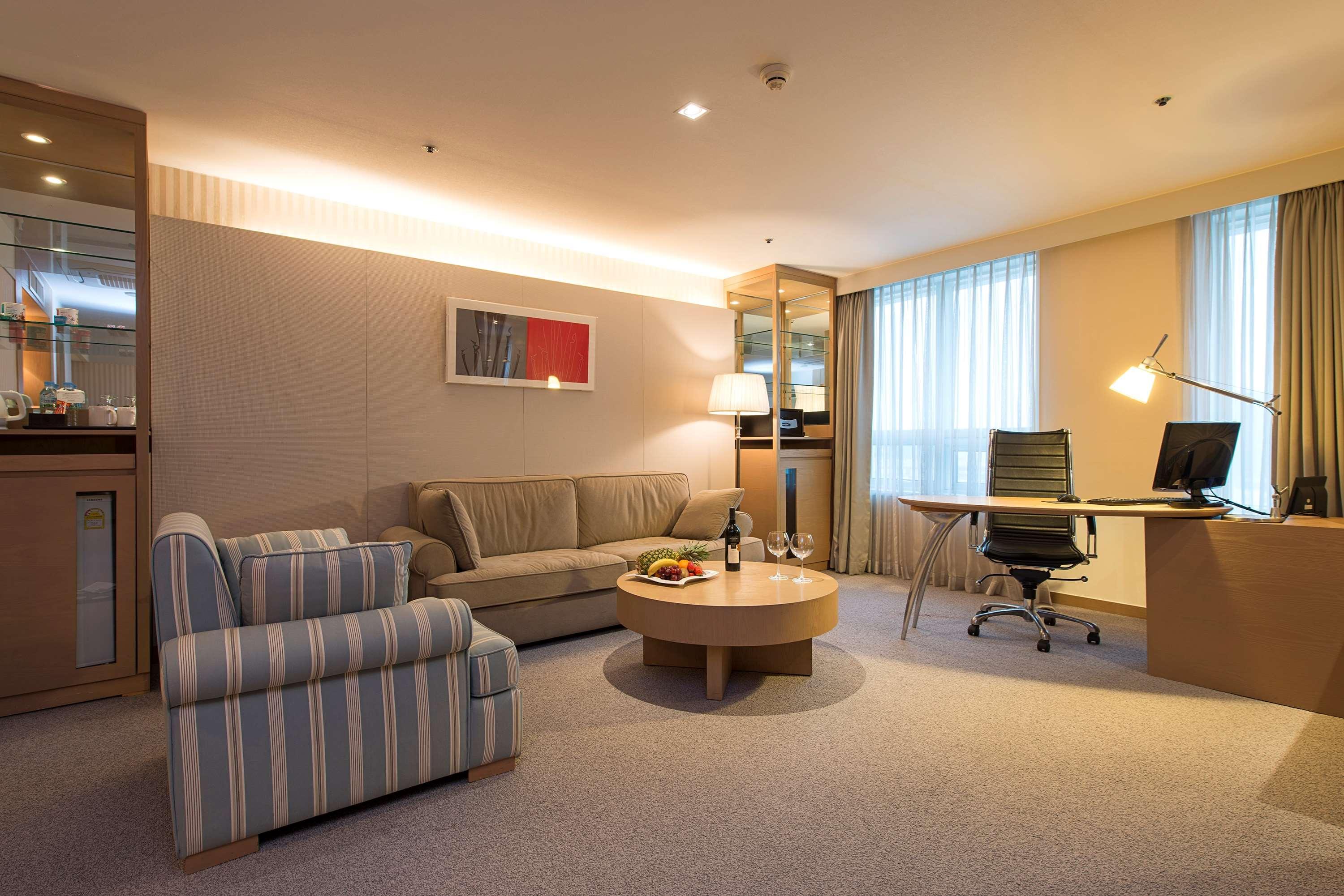Best Western Premier Incheon Airport Hotel Экстерьер фото